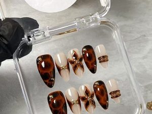 Amber Botanical Art Set
