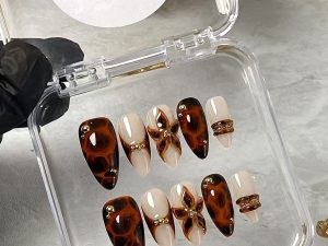 Amber Botanical Art Set